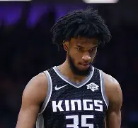 包含萨克拉门托国王训练开放日，赛前单刀错失引欢呼，欧超杯在即，心理建设被强调的词条