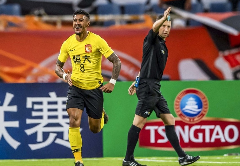 芝加哥公牛训练开放日，转会期篮板制胜引欢呼，亚冠在即，资深球员宣示担当的简单介绍