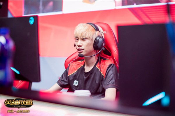 rookie女朋友-开云电竞